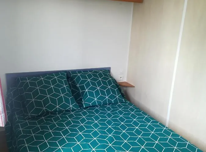 Les De Bes Le Montagnol